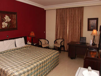 אבוג'ה Agura Hotel מראה חיצוני תמונה