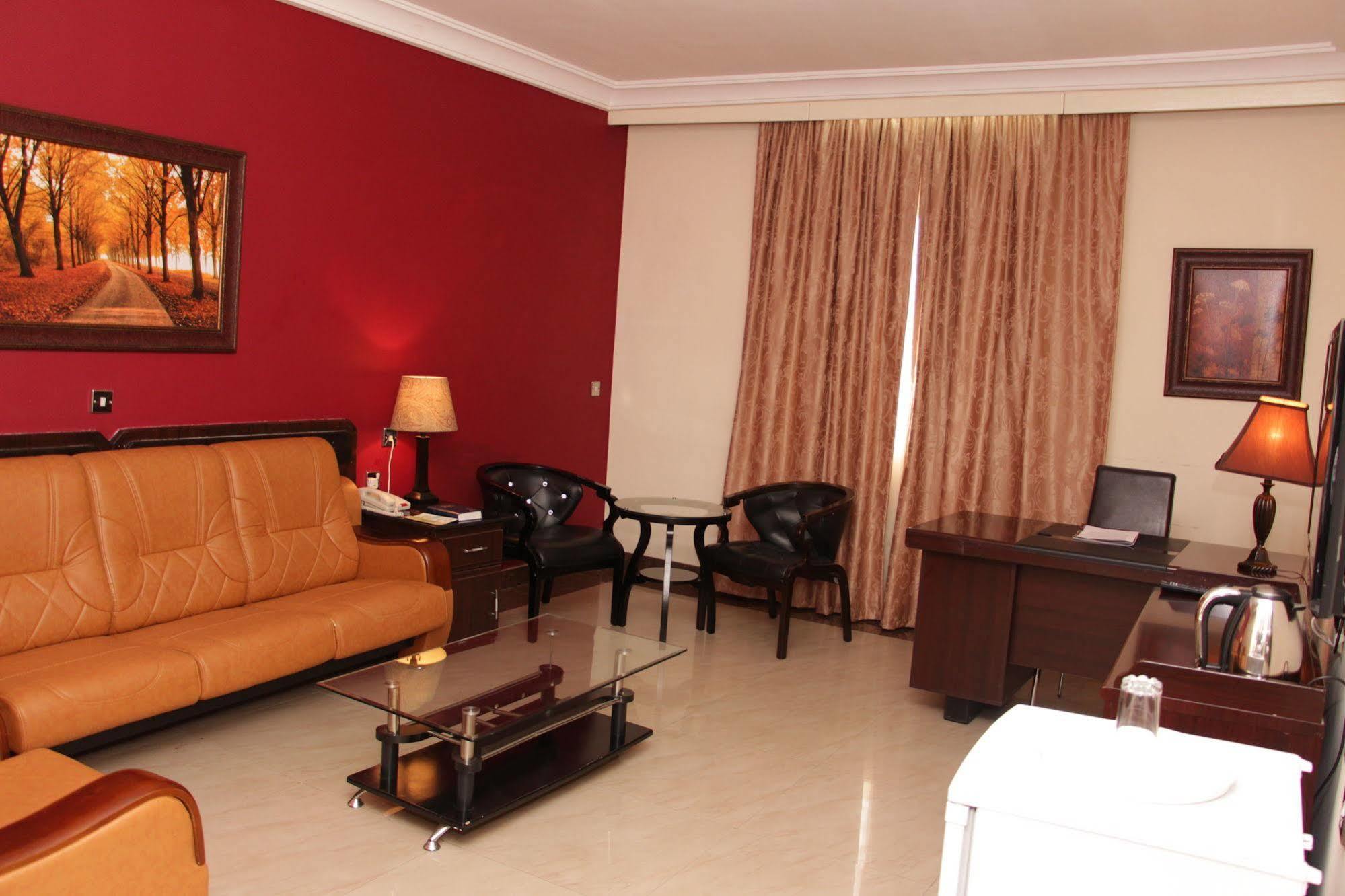 אבוג'ה Agura Hotel מראה חיצוני תמונה