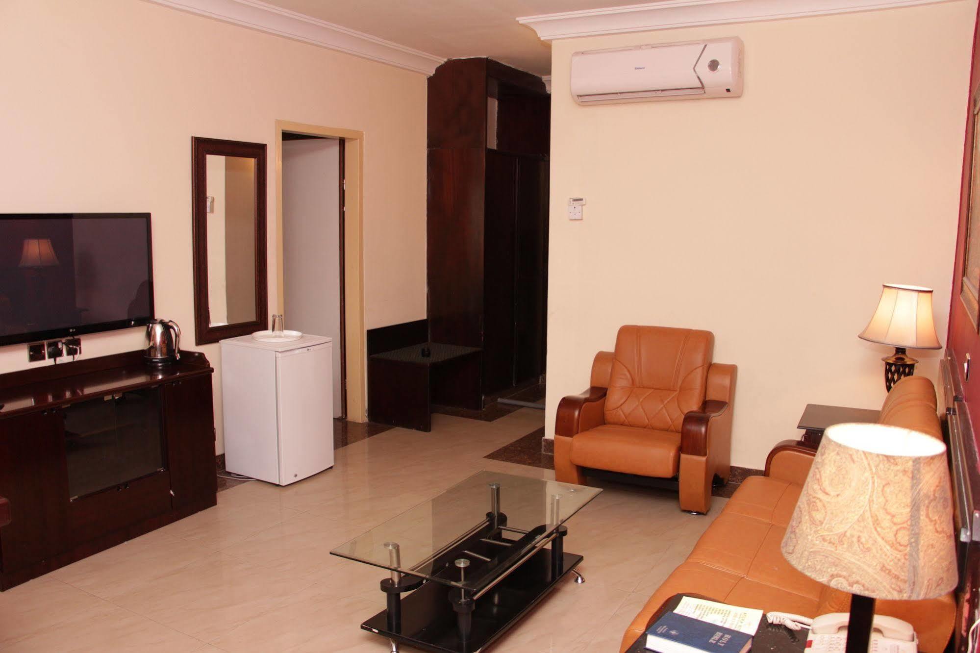 אבוג'ה Agura Hotel מראה חיצוני תמונה